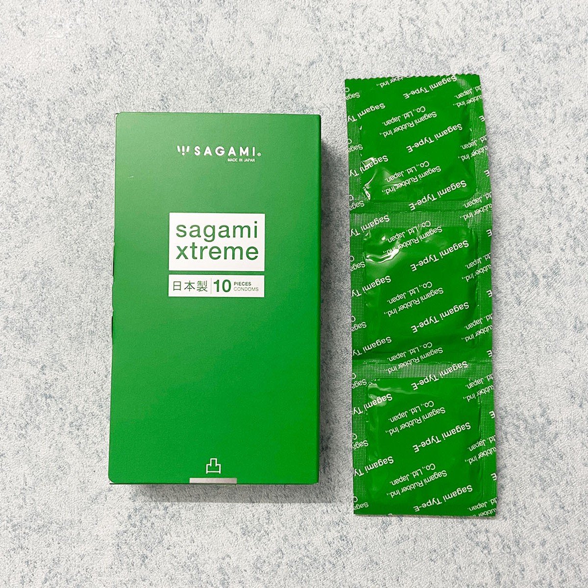 Bao cao su có gai Nhật Bản Sagami Xtreme Green Siêu Mỏng 10 bao